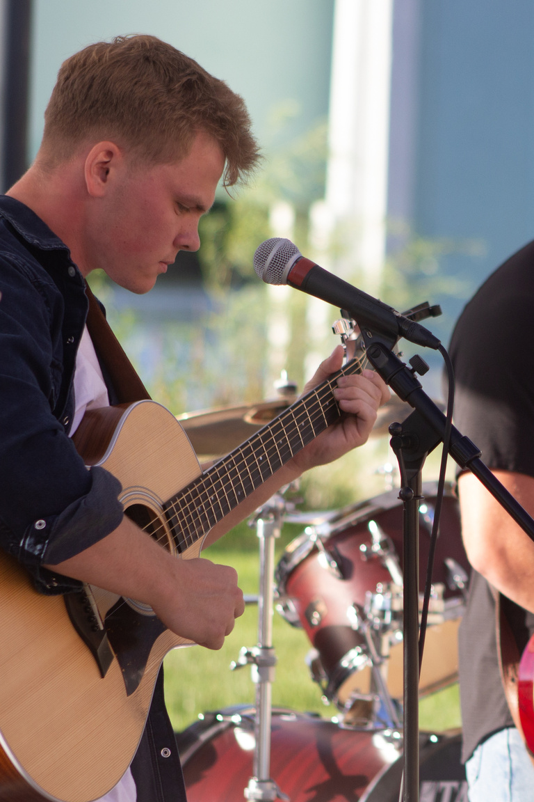 Willie Mathy's performing